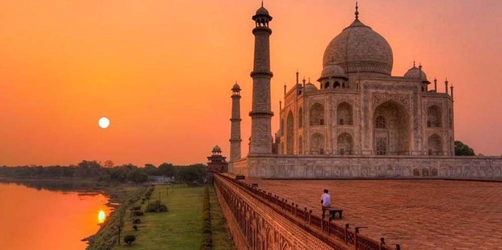 Sunrise Taj Mahal Tour From Delhi by Car